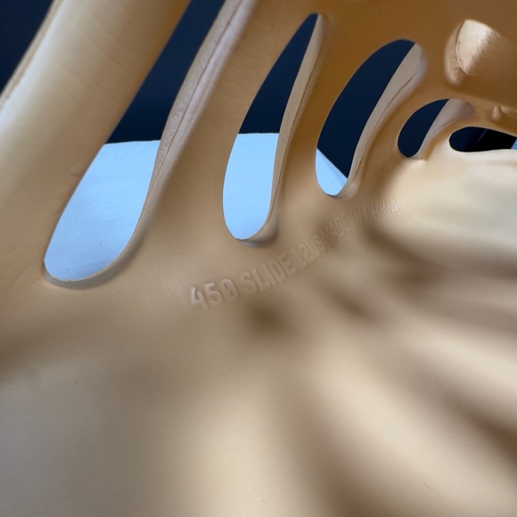 Yeezy 450 Slide ‘Cream’ | Size 12 | VNDS - Picture 10 of 13